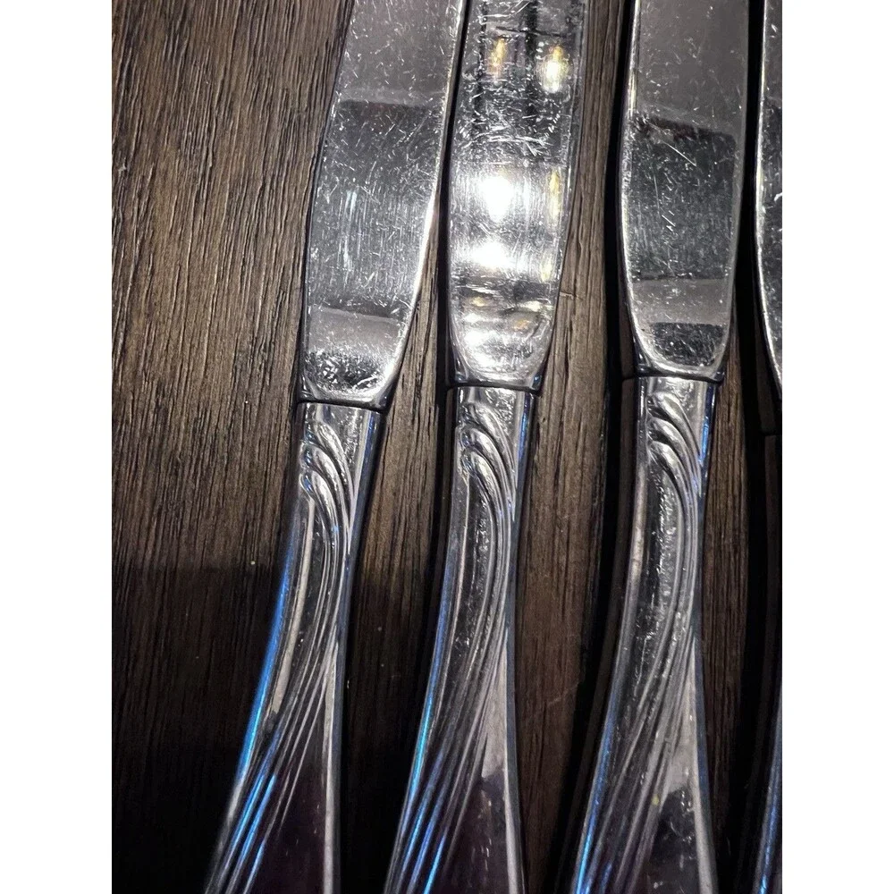 Oneida 12 knives